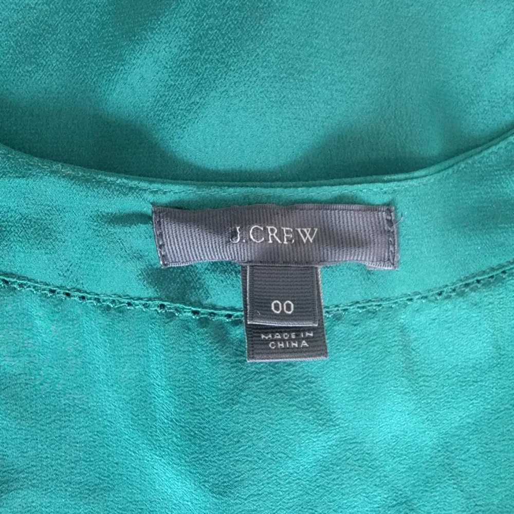 J Crew 100% Silk Emerald Green Blouse 00 XXS V Neck Long Sleeve Holiday Career